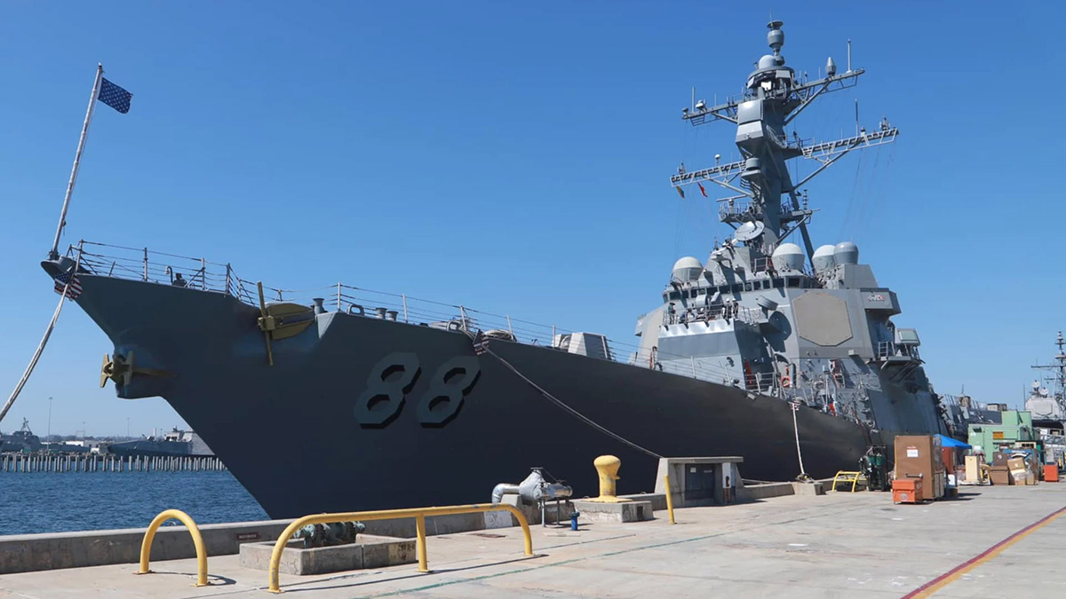 El USS Preble ha sido el primer navo de la US Navy en, oficialmente hablando, recibir el equipo HELIOS del que les hablamos en esta noticia. (US Navy)